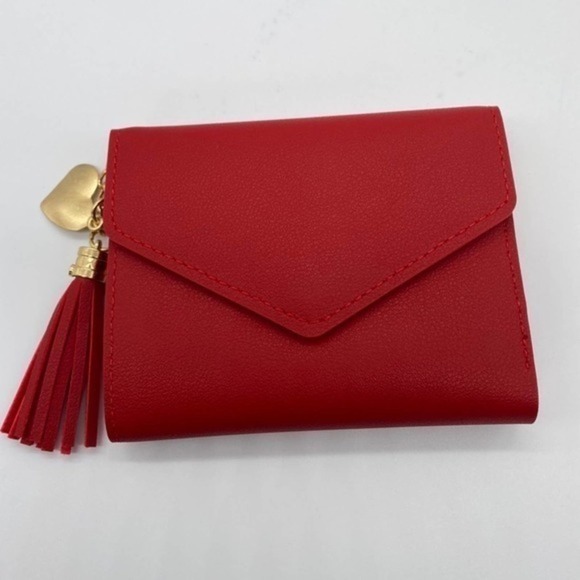 Minimalist Purse with Tassel and Golden Heart Red - Picture 4 of 4